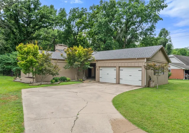 Photo 2 of Sale Pending at 1413 Brookside Pkwy, Bartlesville, OK 74006 | MLS# 2627565 | Listing updated on 2026-08-26