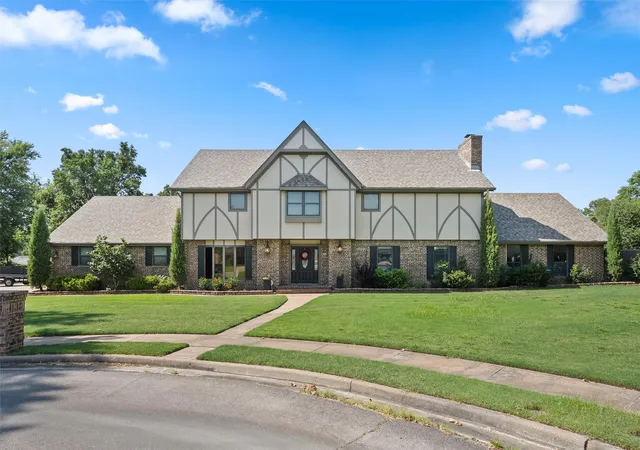 1st image of 2524 Georgetown Cir, Bartlesville, OK 74006 | MLS# 2626561