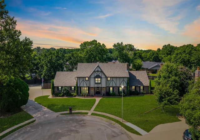 2nd image of 2524 Georgetown Cir, Bartlesville, OK 74006 | MLS# 2626561