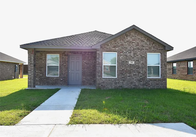Photo 1 of Single family home for sale at 720 Elm St, Seminole, OK 74868 | MLS# 2627815 | Listing updated on 2026-10-01