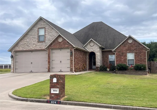 2nd image of 804 Great Oaks Dr, Mc Alester, OK 74501 | MLS# 2627817