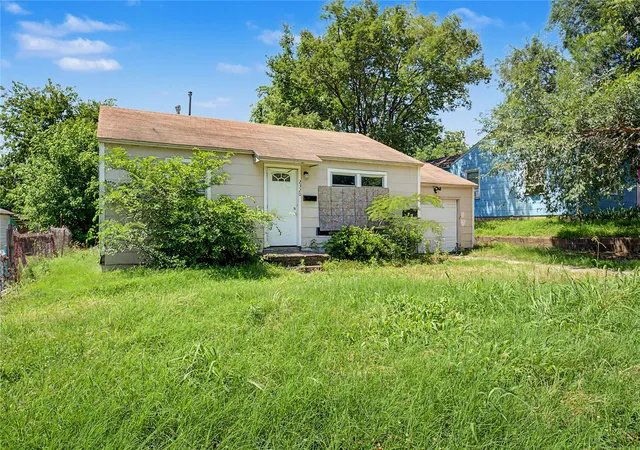Photo 2 of Single family home for sale at 2320 W Easton Ct, Tulsa, OK 74127 | MLS# 2626909 | Listing updated on 2026-07-29