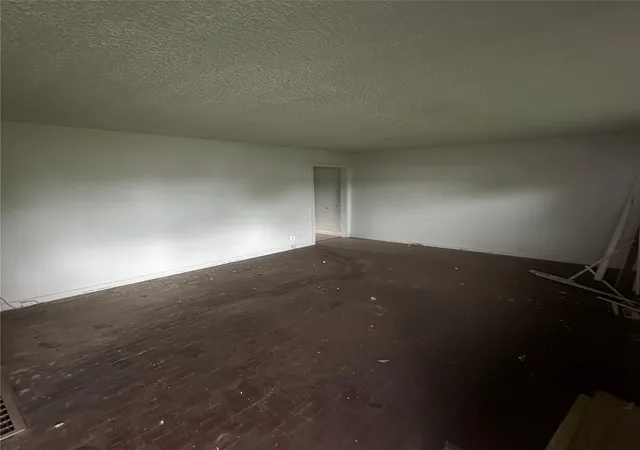Photo 3 of Single family home for sale at 2320 W Easton Ct, Tulsa, OK 74127 | MLS# 2626909 | Listing updated on 2026-07-29