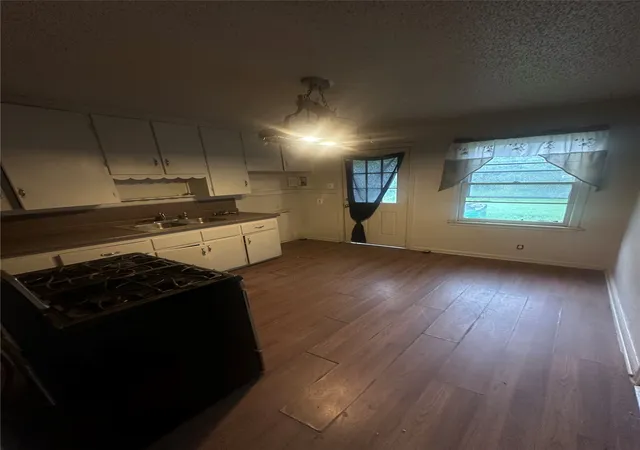 Photo 3 of Single family home for sale at 2320 W Easton Ct, Tulsa, OK 74127 | MLS# 2626909 | Listing updated on 2026-07-29