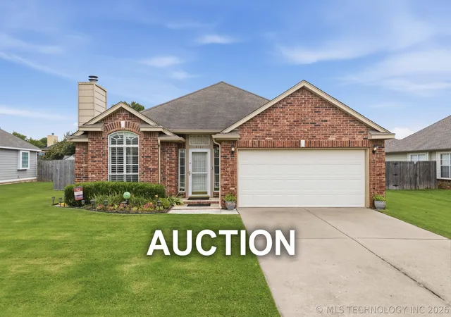 1st image of 5121 S Oak Ave, Broken Arrow, OK 74011 | MLS# 2625633