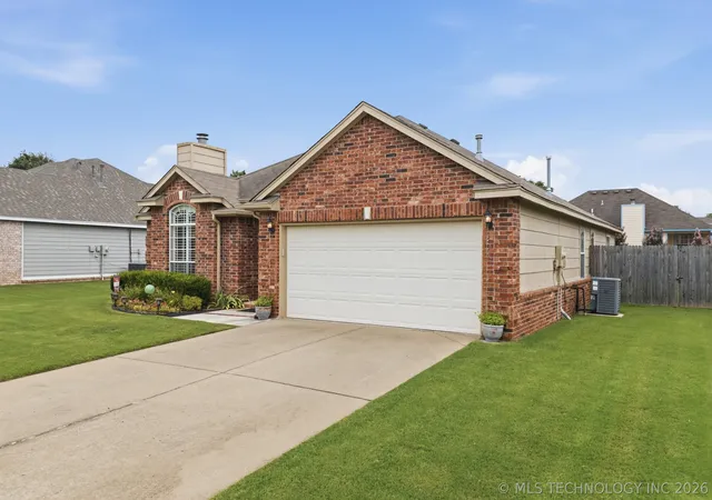 2nd image of 5121 S Oak Ave, Broken Arrow, OK 74011 | MLS# 2625633
