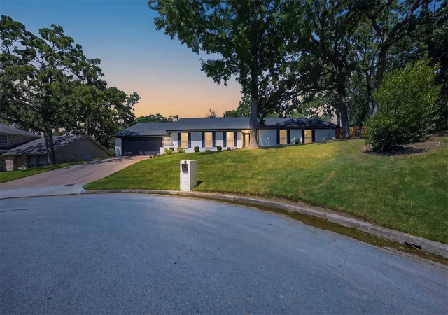Photo 3 of Single family home for sale at 7302 S Evanston Ave, Tulsa, OK 74136 | MLS# 2627688 | Listing updated on 2026-08-28
