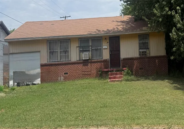 Single family home for sale at 533 E 48th Place, Tulsa, OK 74126 | MLS# 2627782