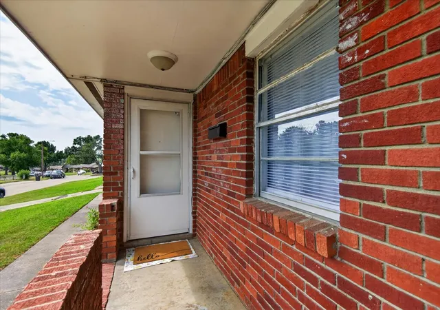 2nd image of 305 Se Avondale Ave, Bartlesville, OK 74006 | MLS# 2627897