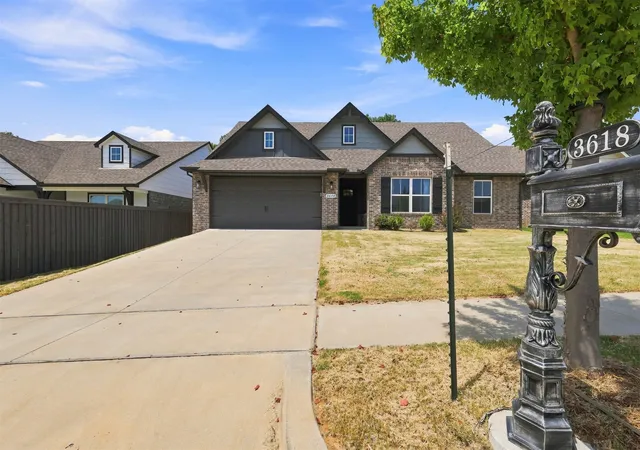 Photo 2 of Single family home for sale at 3618 S 12th Place, Broken Arrow, OK 74011 | MLS# 2627898 | Listing updated on 2026-08-22