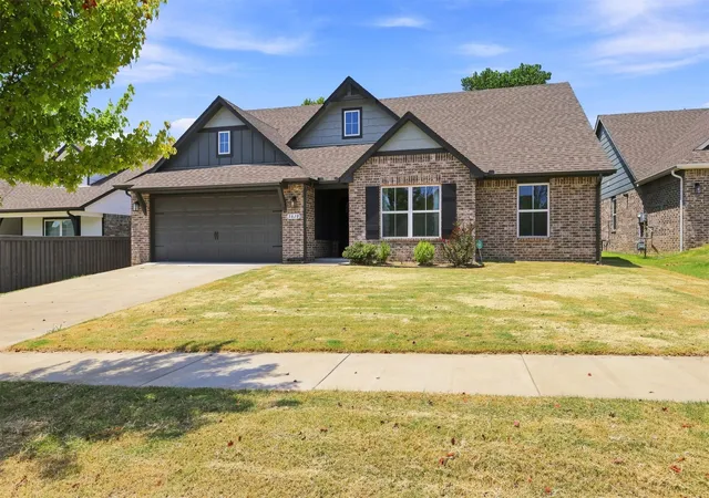 Photo 3 of Single family home for sale at 3618 S 12th Place, Broken Arrow, OK 74011 | MLS# 2627898 | Listing updated on 2026-08-22