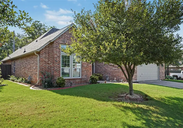 Photo 4 of Sale Pending at 11725 S 96th E Eastplace, Bixby, OK 74008 | MLS# 2627586 | Listing updated on 2026-08-20