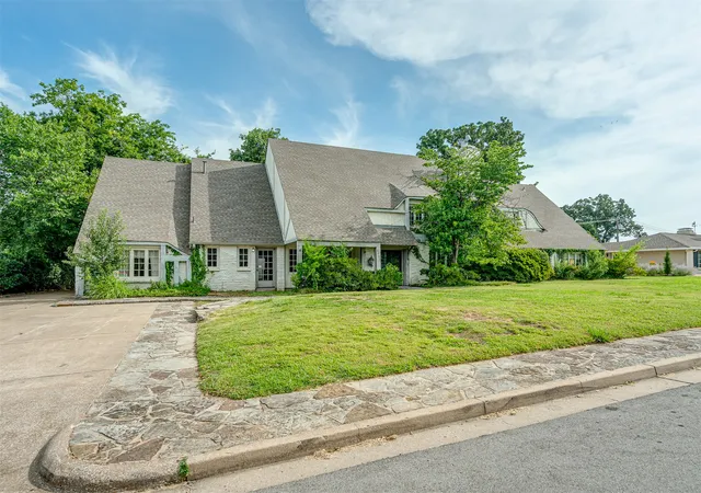 3rd image of 3117 E 58Th St, Tulsa, OK 74105 | MLS# 2624663