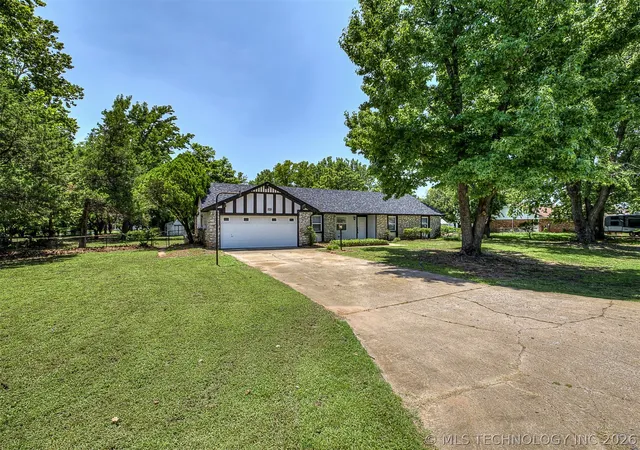 Photo 2 of Sale Pending at 9486 E 139th Street S, Bixby, OK 74008 | MLS# 2627924 | Listing updated on 2026-08-20