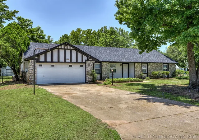 Photo 3 of Sale Pending at 9486 E 139th Street S, Bixby, OK 74008 | MLS# 2627924 | Listing updated on 2026-08-20