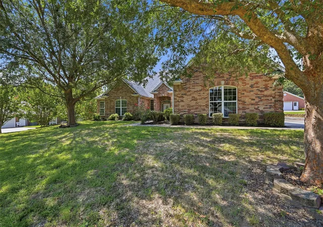 Photo 4 of Single family home for sale at 3201 Greenbriar, Durant, OK 74701 | MLS# 2627769 | Listing updated on 2026-08-20