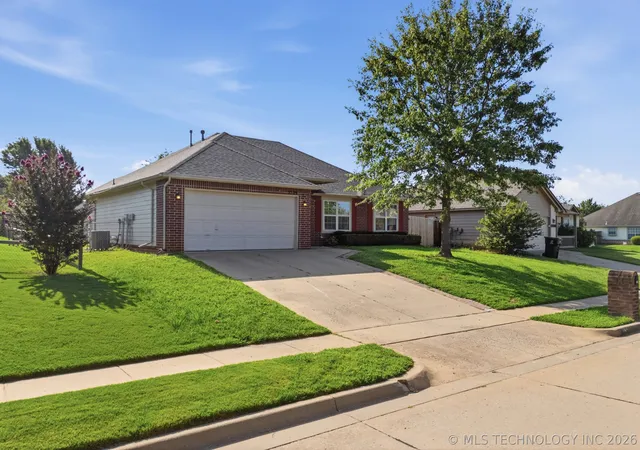 2nd image of 5309 S Narcissus Ave, Broken Arrow, OK 74011 | MLS# 2627065