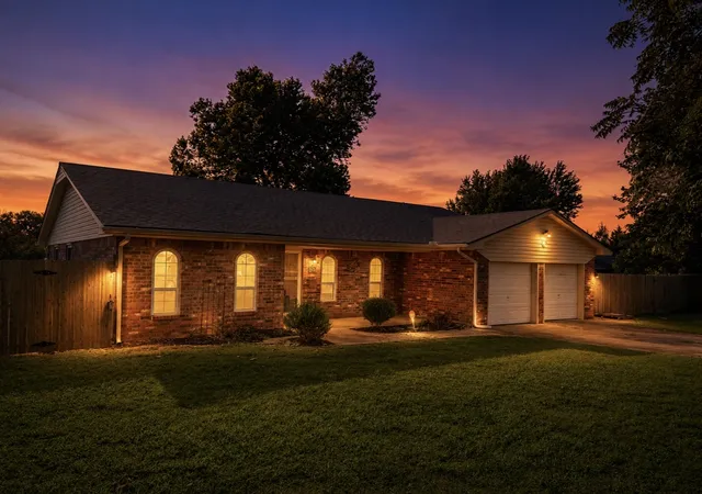 Single family home for sale at 55 Meadow Ln, Choctaw, OK 73020 | MLS# 2626237
