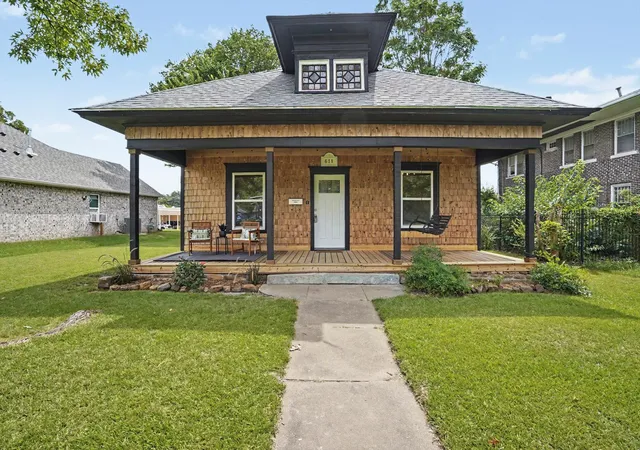 1st image of 611 S Poplar St, Sapulpa, OK 74066 | MLS# 2627885