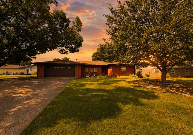 1st image of 837 Concord Dr, Bartlesville, OK 74006 | MLS# 2627955