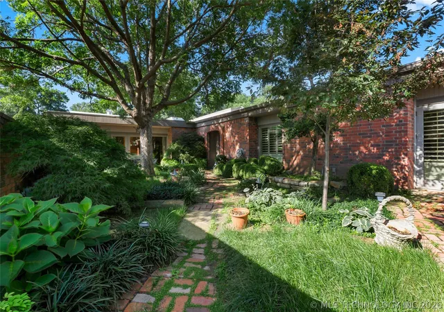 3rd image of 2481 E 73Rd Pl #11-C-8, Tulsa, OK 74136 | MLS# 2621015