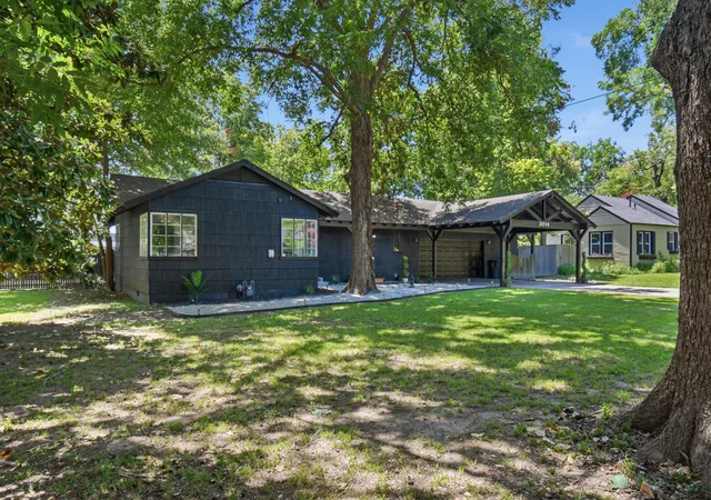 Photo 2 of Single family home for sale at 3014 E 49th Street, Tulsa, OK 74105 | MLS# 2627948 | Listing updated on 2026-08-28
