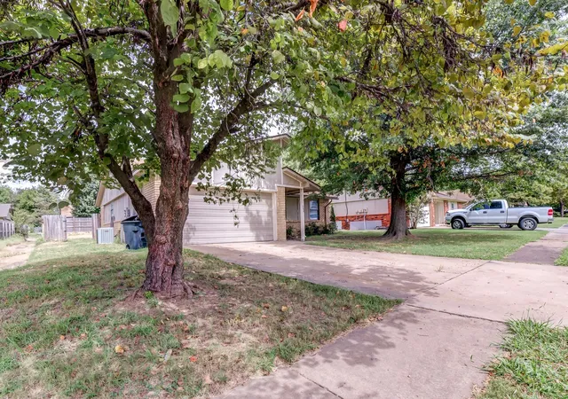 Photo 1 of Single family home for sale at 200 W Delmar St, Broken Arrow, OK 74012 | MLS# 2627779 | Listing updated on 2026-08-21