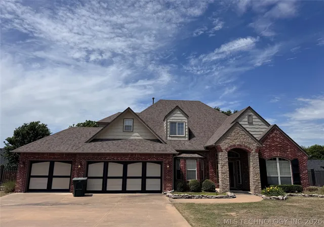 1st image of 810 S Tallchief Ave, Skiatook, OK 74070 | MLS# 2628104