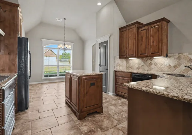 4th image of 810 S Tallchief Ave, Skiatook, OK 74070 | MLS# 2628104