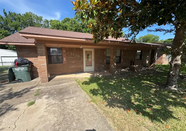 1st image of 1608 E Crestview Ave E, Marietta, OK 73448 | MLS# 2627724