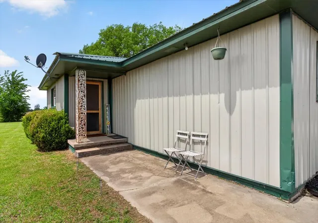 Photo 4 of Sale Pending at 30253 W State Hwy 31, Mc Curtain, OK 74944 | MLS# 2628123 | Listing updated on 2026-09-16