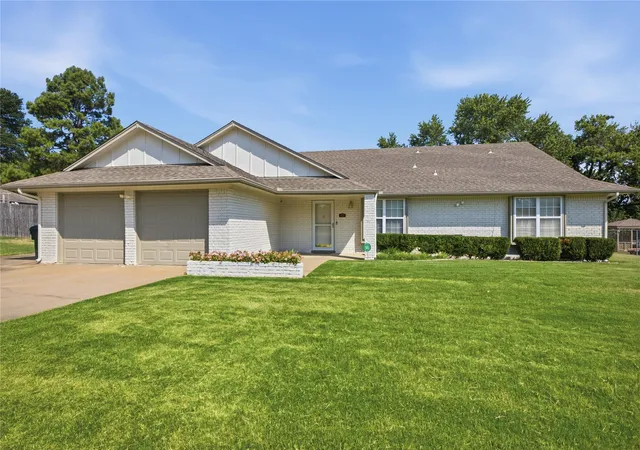 Photo 1 of Single family home for sale at 433 Keats St, Muskogee, OK 74403 | MLS# 2628165 | Listing updated on 2026-07-31