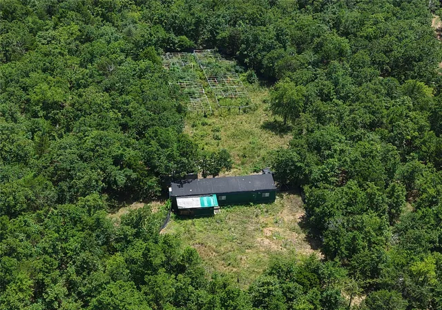Photo 4 of Single family home for sale at 39981 Lloyd Ln, Wister, OK 74966 | MLS# 2628161 | Listing updated on 2026-07-31