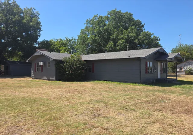 Photo 4 of Single family home for sale at 406 5th, Ringling, OK 73456 | MLS# 2628187 | Listing updated on 2026-07-31