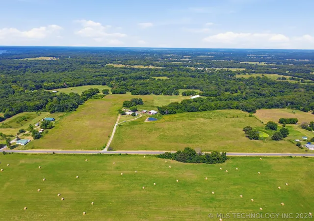 Photo 3 of Single family home for sale at 7703 N 447 Road, Spavinaw, OK 74366 | MLS# 2627822 | Listing updated on 2026-07-31