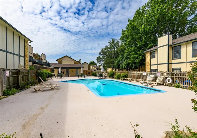 Listing Photo 2 - Condo for sale in building located at 5265 Nowata Rd, Bartlesville, OK 74006 - Unit #M-104