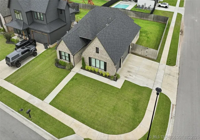 Photo 3 of Single family home for sale at 5804 E 127th Street S, Bixby, OK 74008 | MLS# 2628106 | Listing updated on 2026-08-20