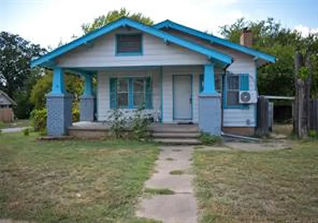 Photo 1 of Single family home for sale at 620 S Chestnut St, Bristow, OK 74010 | MLS# 2628240 | Listing updated on 2026-09-21