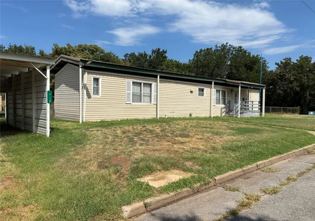 Photo 1 of Manufactured home for sale at 112 Nw 5th Street, Anadarko, OK 73005 | MLS# 2627873 | Listing updated on 2026-10-07