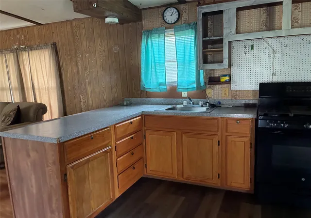 Photo 2 of Manufactured home for sale at 112 Nw 5th Street, Anadarko, OK 73005 | MLS# 2627873 | Listing updated on 2026-10-07