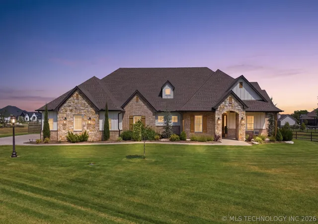 Photo 2 of Sale Pending at 18679 E Limestone Ln, Owasso, OK 74055 | MLS# 2628032 | Listing updated on 2026-08-26
