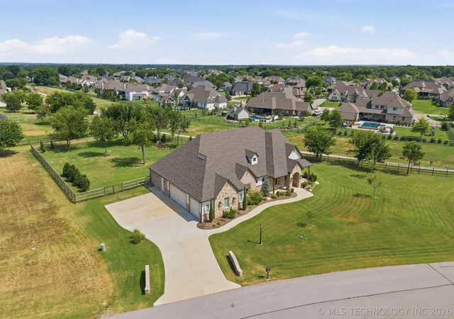Photo 3 of Sale Pending at 18679 E Limestone Ln, Owasso, OK 74055 | MLS# 2628032 | Listing updated on 2026-08-26