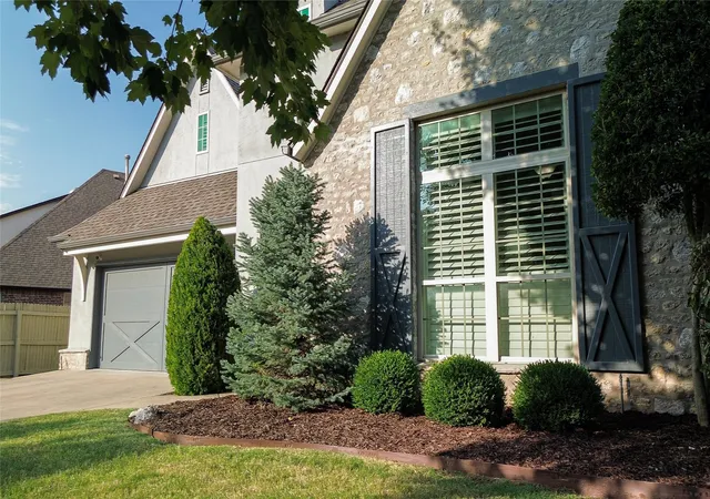 Photo 3 of Single family home for sale at 11815 S Oswego Ave, Tulsa, OK 74137 | MLS# 2628098 | Listing updated on 2026-08-20