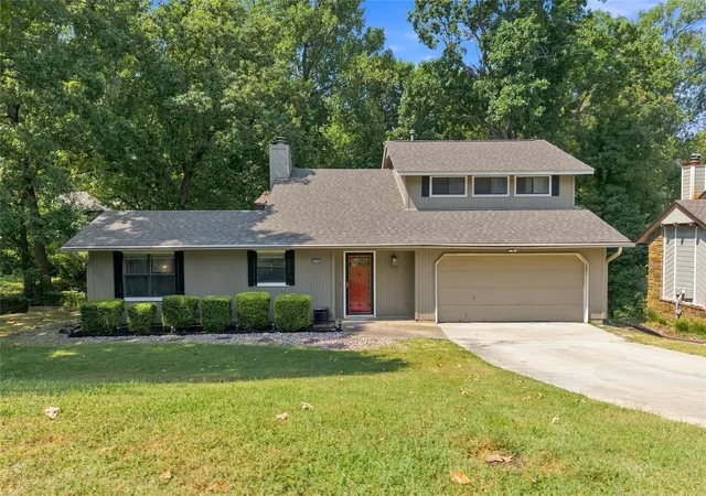 Photo 1 of Sale Pending at 1300 Oak Rd, Catoosa, OK 74015 | MLS# 2628324 | Listing updated on 2026-08-27