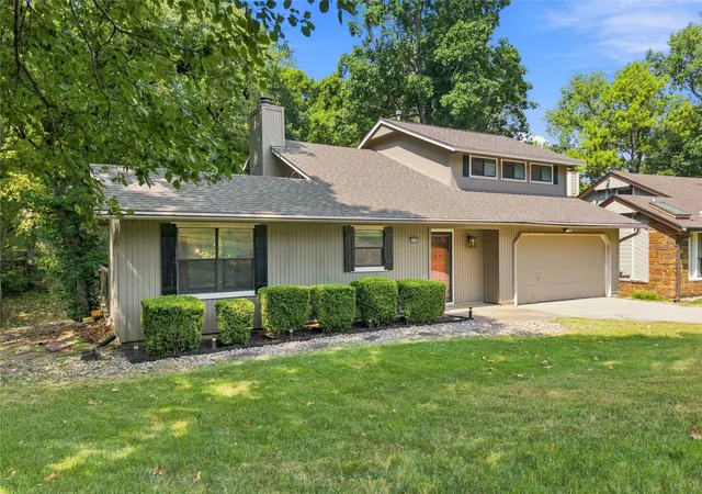 Photo 2 of Sale Pending at 1300 Oak Rd, Catoosa, OK 74015 | MLS# 2628324 | Listing updated on 2026-08-27