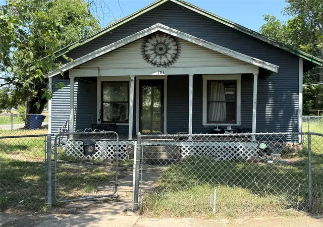 Photo 1 of Single family home for sale at 701 E 7th Street, Pawhuska, OK 74056 | MLS# 2628305 | Listing updated on 2026-08-25