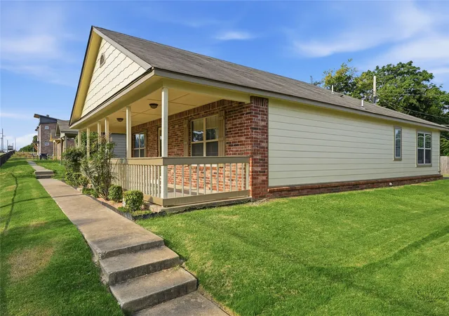 Photo 1 of Single family home for sale at 1344 N Martin Luther King Jr Blvd E, Tulsa, OK 74106 | MLS# 2628331 | Listing updated on 2026-08-20