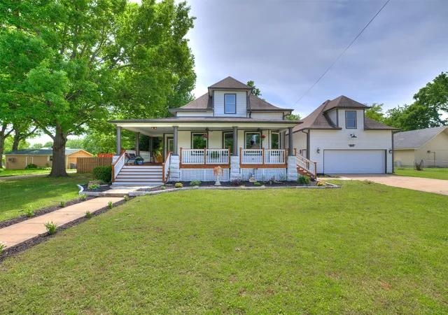 Photo 3 of Single family home for sale at 908 Se 3rd Street, Wagoner, OK 74467 | MLS# 2628215 | Listing updated on 2026-09-16