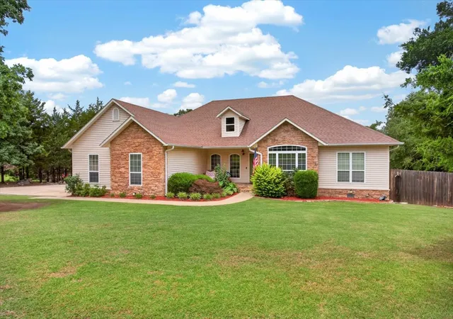Photo 3 of Single family home for sale at 34800 Wolf Trl, Wister, OK 74966 | MLS# 2628338 | Listing updated on 2026-08-20
