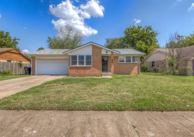 Photo 1 of Sale Pending at 409 S Fern Ave, Broken Arrow, OK 74012 | MLS# 2628391 | Listing updated on 2026-10-09